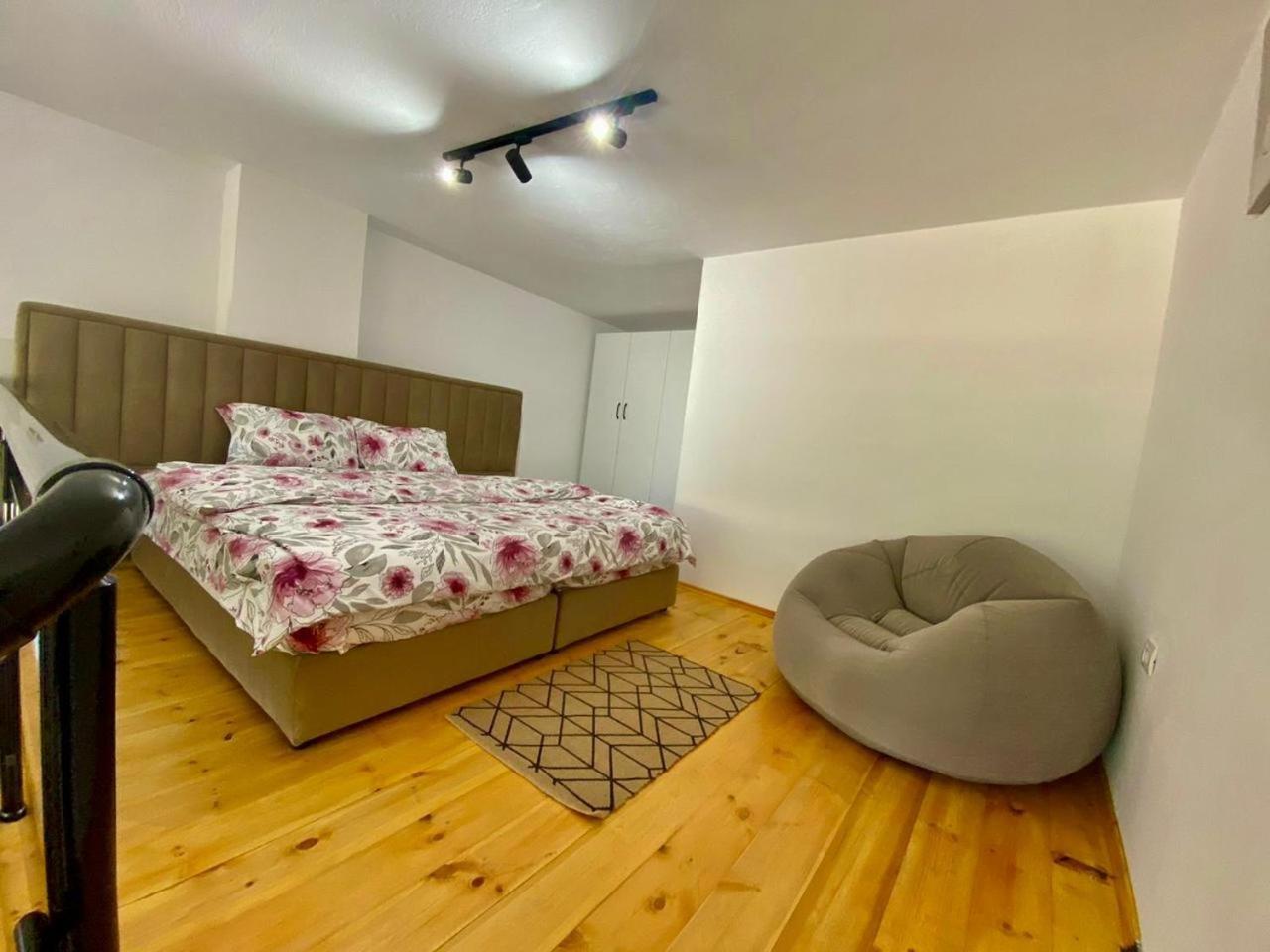 D&E Apartaments Тирана Екстер'єр фото